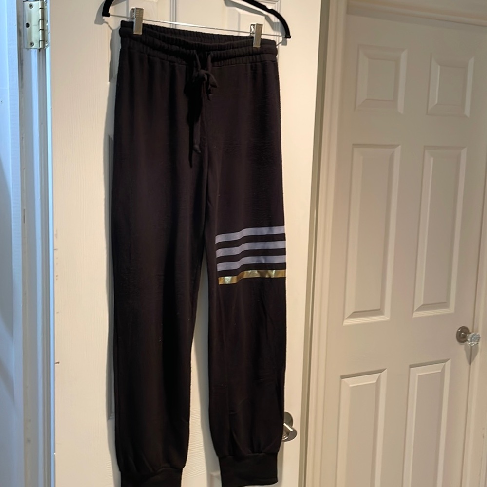 KNIT RIOT Black Joggers. Size med.